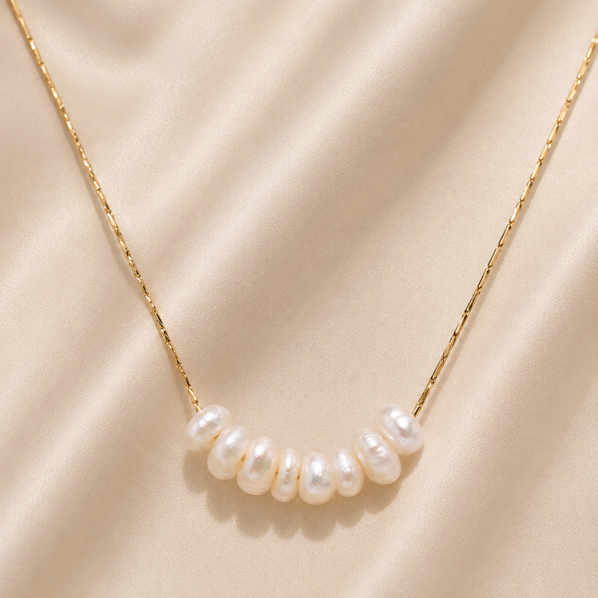 Collier chaîne fine perles d’eau douce Lyna